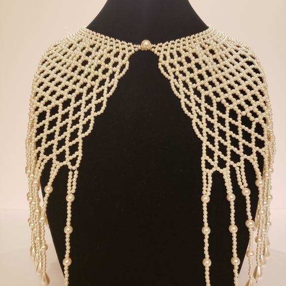 Cape - Picture 4 of 7